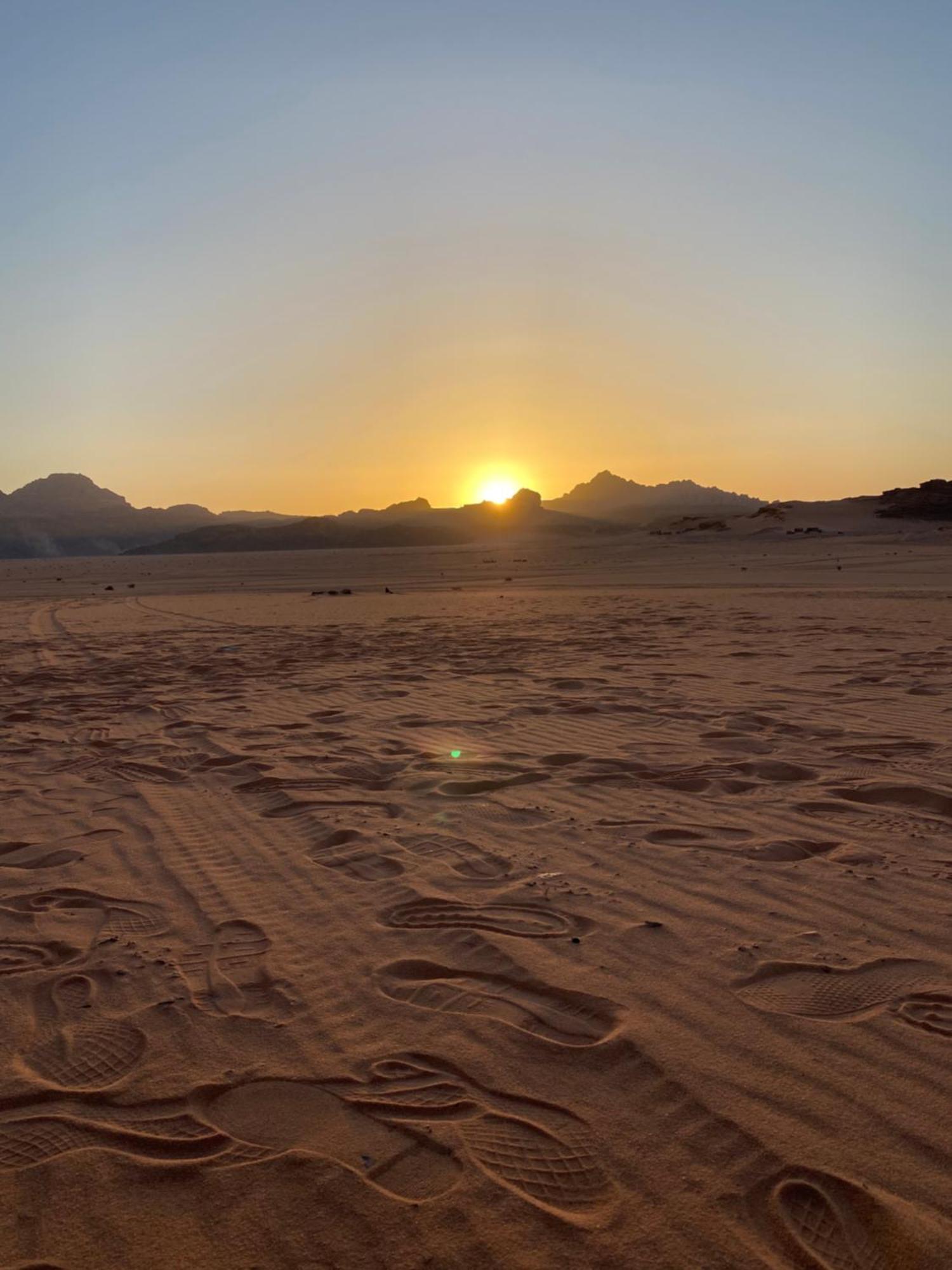 Flower Life Camp Wadi Rum Extérieur photo