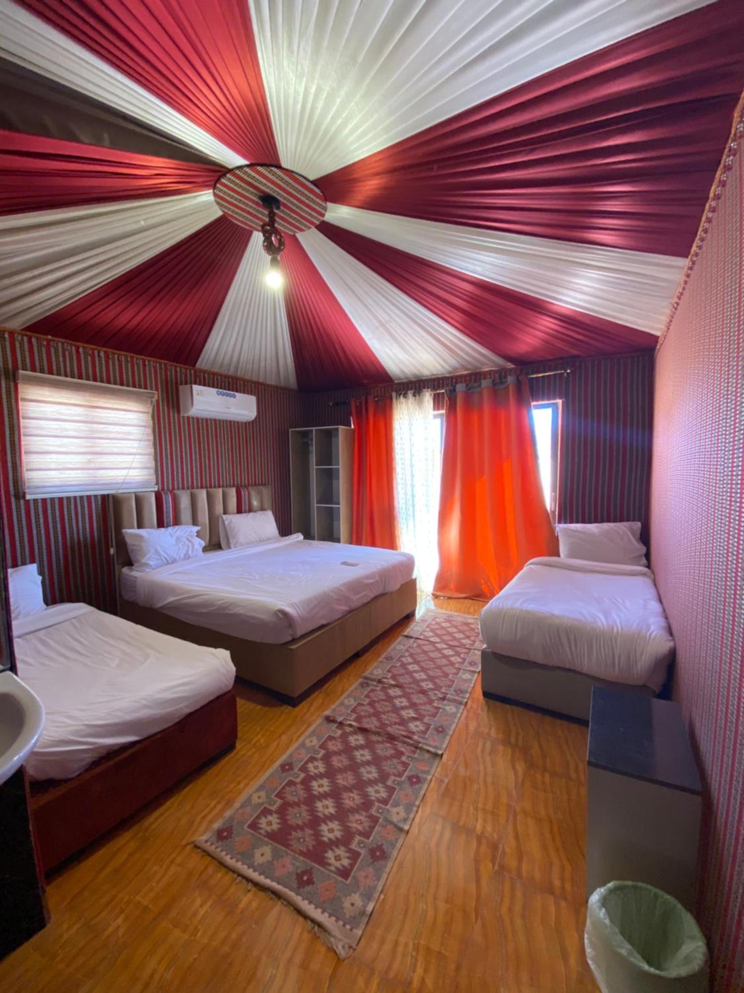 Flower Life Camp Wadi Rum Extérieur photo